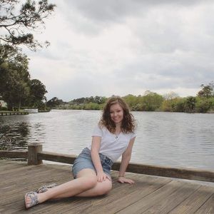 Meet your Posher, Courtney